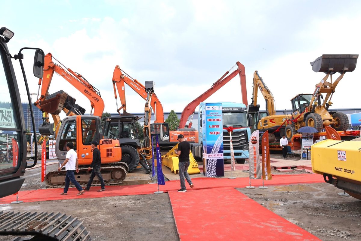 HỪNG SÁNG TỔ CHỨC HỘI CHỢ MÁY CÔNG TRÌNH MIỀN NAM – KẾT NỐI CÔNG NGHỆ, GIAO THƯƠNG & CƠ HỘI HỢP TÁC 17 579053004 122110541487045287 3136743883633650495 n
