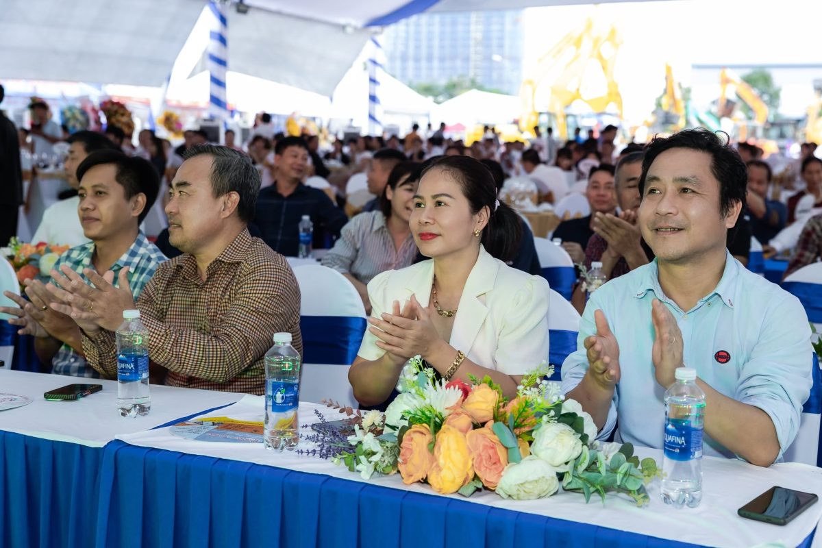 HỪNG SÁNG TỔ CHỨC HỘI CHỢ MÁY CÔNG TRÌNH MIỀN NAM – KẾT NỐI CÔNG NGHỆ, GIAO THƯƠNG & CƠ HỘI HỢP TÁC 22 579991340 122110698447045287 5198685465159390631 n