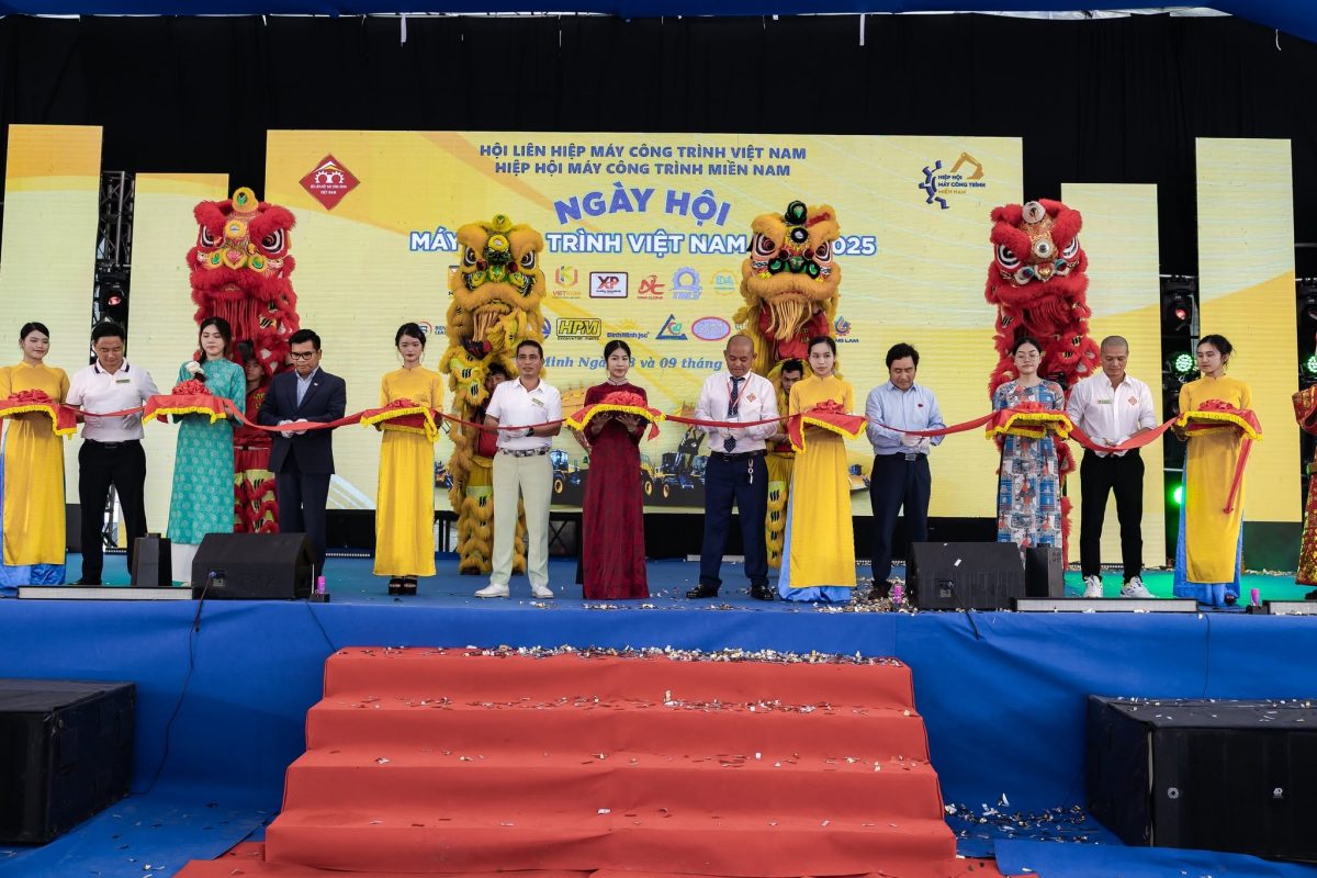 HỪNG SÁNG TỔ CHỨC HỘI CHỢ MÁY CÔNG TRÌNH MIỀN NAM – KẾT NỐI CÔNG NGHỆ, GIAO THƯƠNG & CƠ HỘI HỢP TÁC 14 580572470 122110697817045287 7154346084009317088 n
