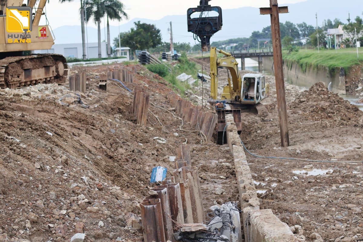 HỪNG SÁNG THI CÔNG ĐÓNG CỪ SW300 DÀI 10M TẠI TÀ PAO 21 IMG 6344