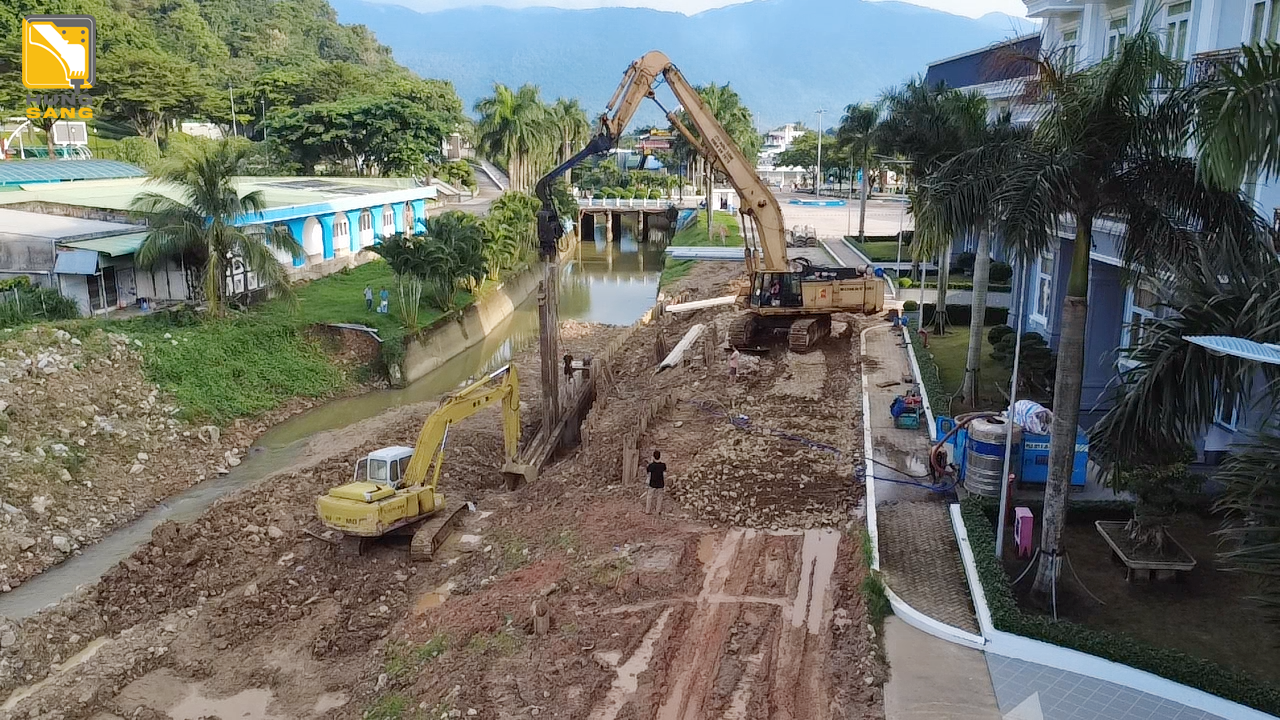 HỪNG SÁNG THI CÔNG ĐÓNG CỪ SW300 DÀI 10M TẠI TÀ PAO 14 LRPB1369